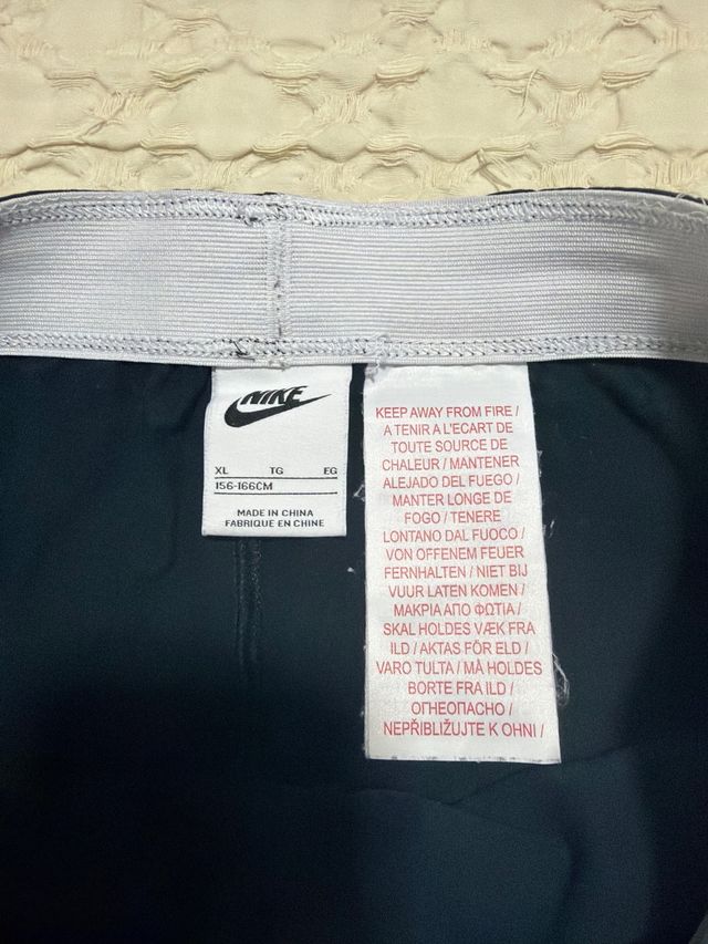 Mallas Nike Negras con Logo Nike