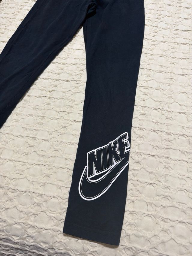 Mallas Nike Negras con Logo Nike