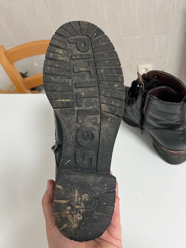 Botines con cordones