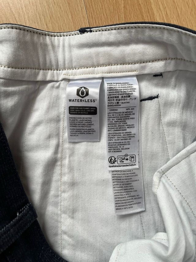 Pantalón corte chino tela vaquera Levi's