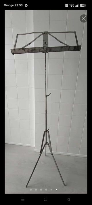 Atril metálico plegable