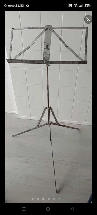 Atril metálico plegable