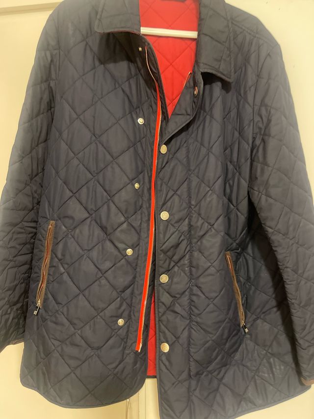 Parka Carolina Herrera azul y roja