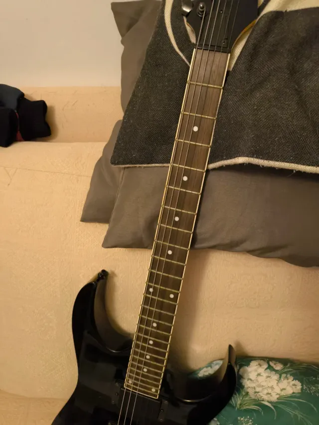 Chitarra elettrica Ibanez Black