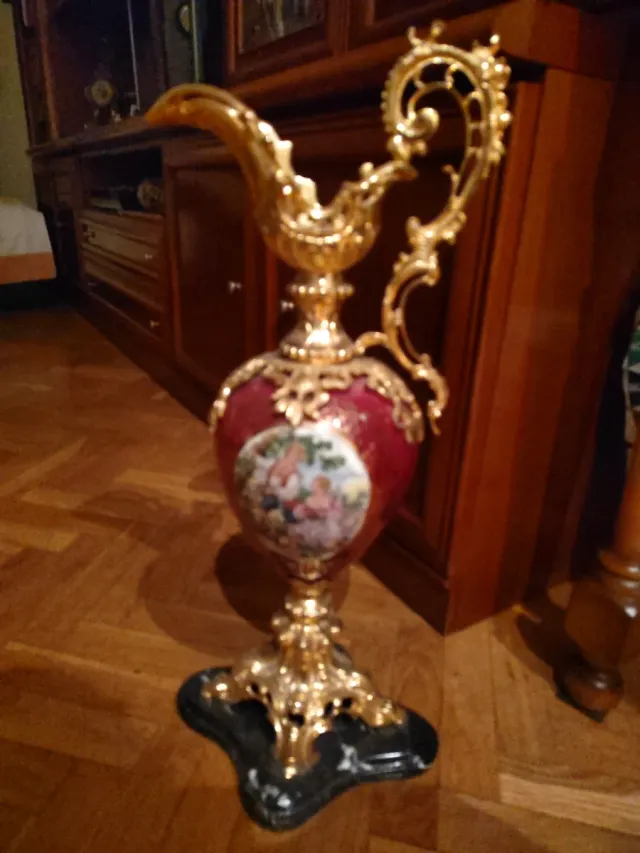 Jarrón Bronce y Porcelana con Detalle Pintado