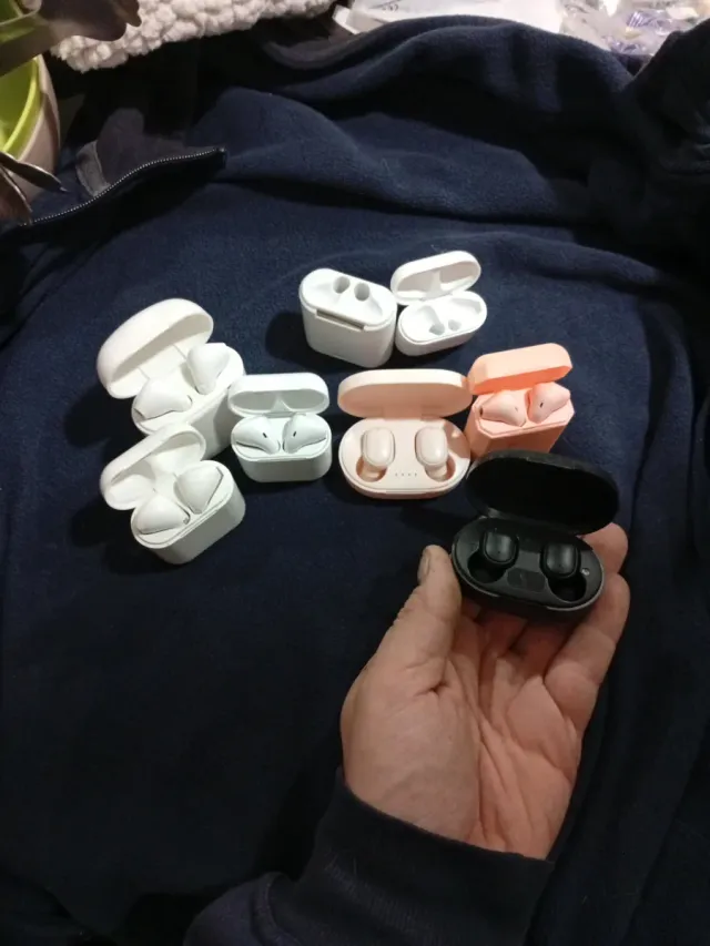 Pacchetto di cuffie wireless non testate