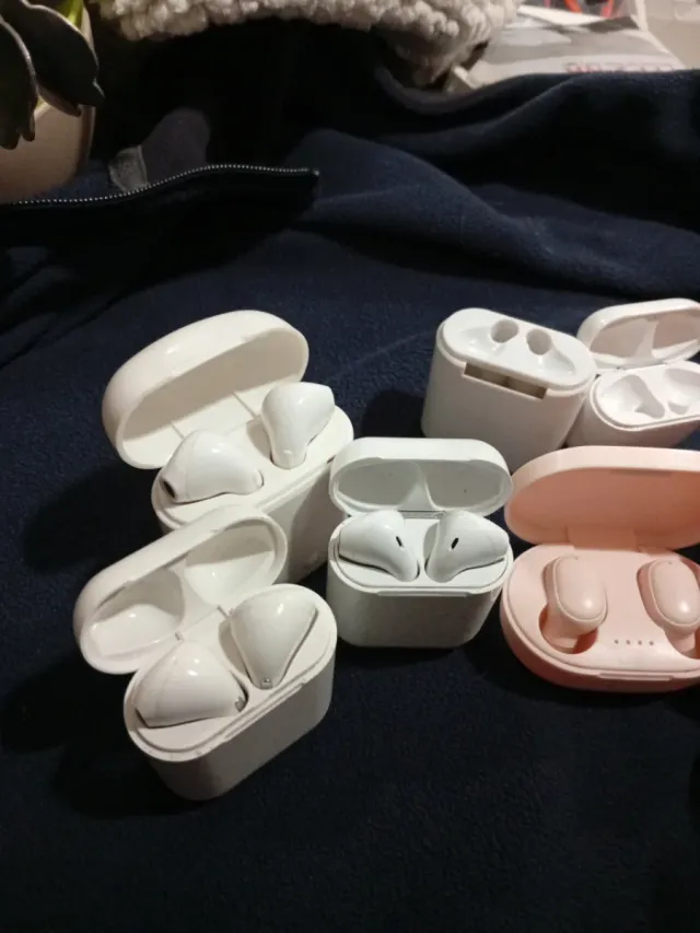 Pacchetto di cuffie wireless non testate