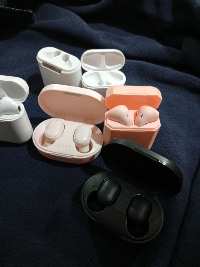 Pacchetto di cuffie wireless non testate