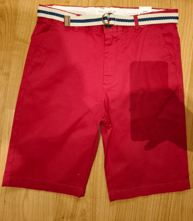 Pantalón corto rojo Zara Talla 13-14 años