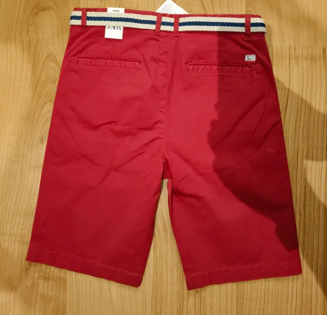 Pantalón corto rojo Zara Talla 13-14 años