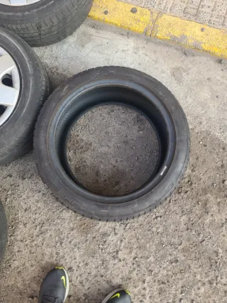 3 Cubiertas con Llantas VW Golf Originales