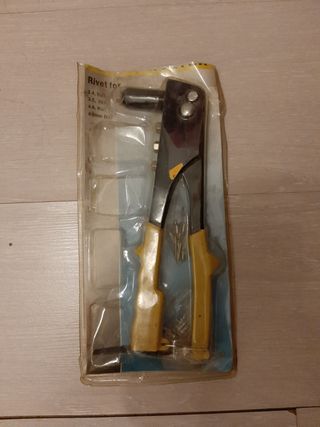 Remachadora con boquillas