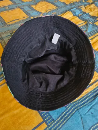 Cappello da pescatore a tema floreale