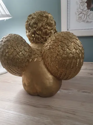 Angelo decorativo dorato