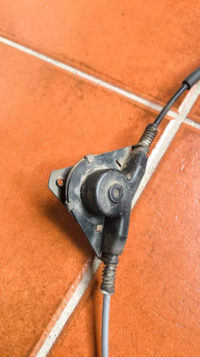 Arco elevalunas manual izquierdo conductor. Nissan