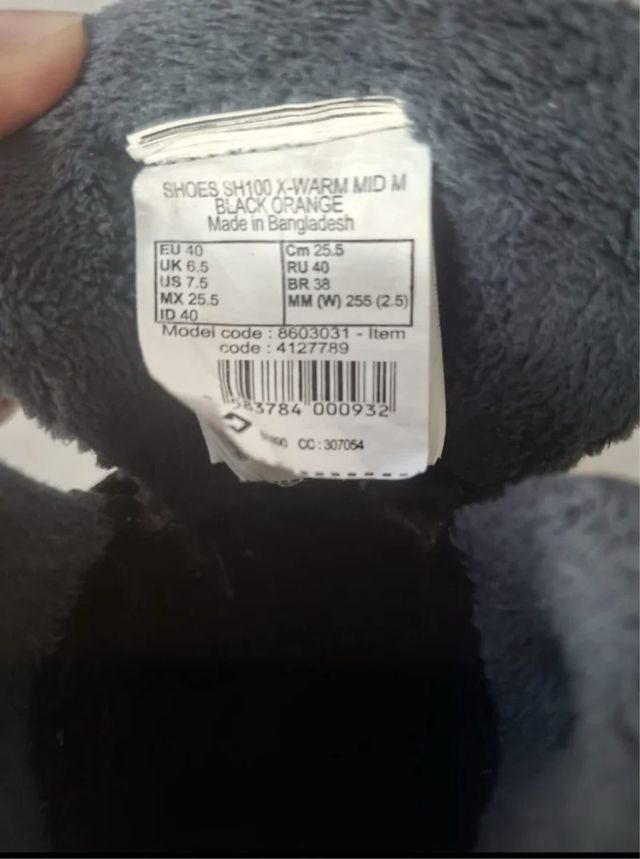 Zapatillas Quechua Negras y Naranjas Talla 42