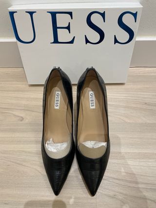 Zapatos Guess Negros Tacón Cocodrilo
