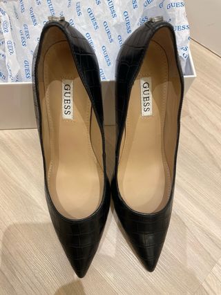 Zapatos Guess Negros Tacón Cocodrilo