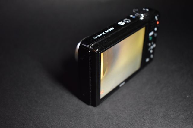 AFFARE!! ️ → Nikon Coolpix S6700 (2012)