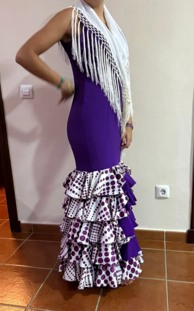 Vestido Flamenca Morado y blanco con  Lunares
