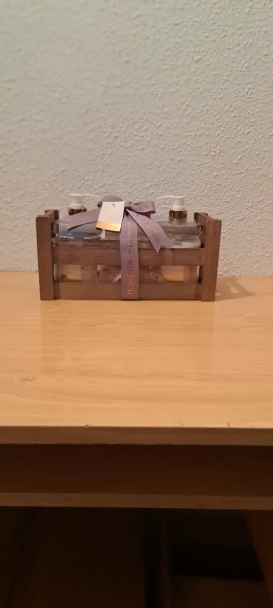 Gel ducha, locion corporal,  sales de baño, esponj