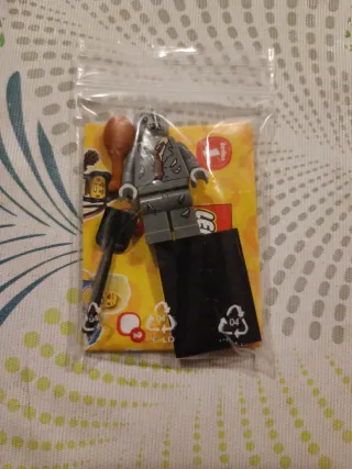 Lego Mini Figuras Folletos y Zombie