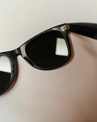Gafas de sol Ray-Ban Wayfarer Negras años 80