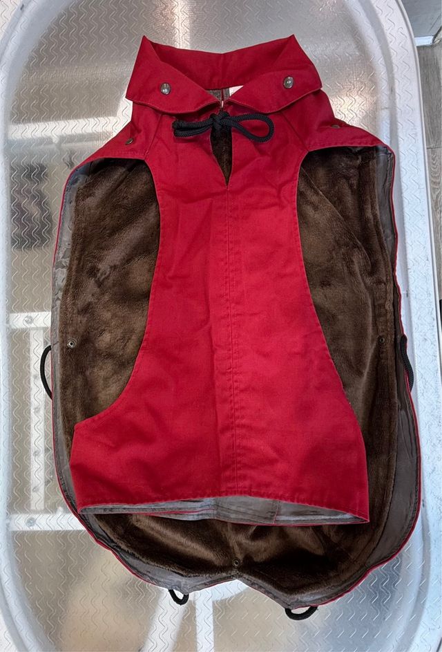 Cappottino cane con cappuccio e pelliccia