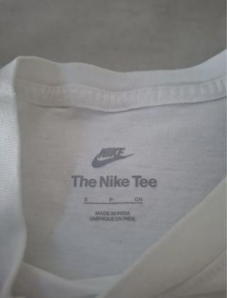 Camiseta Nike Blanca Logo Rojo