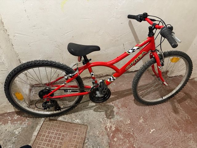 Bicicleta 24 Carreras Roja