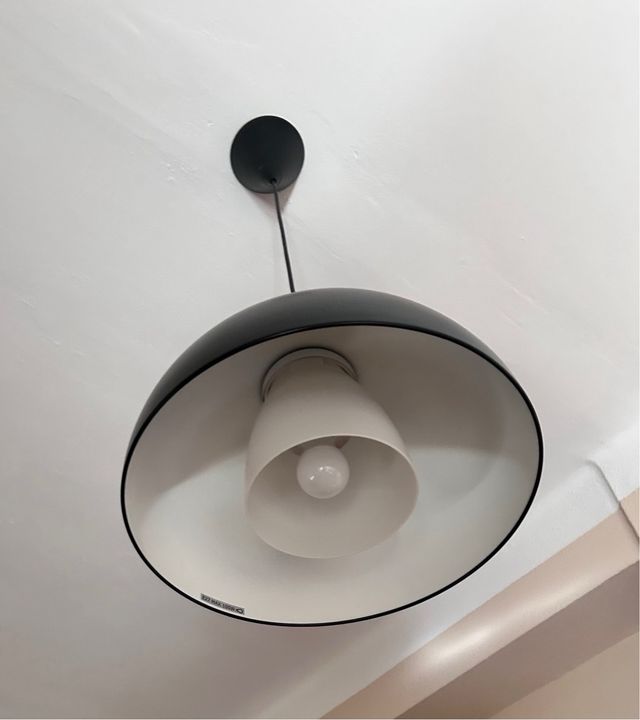 Lámpara de techo moderna negra