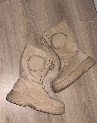 Botas Beige con Bolsillo