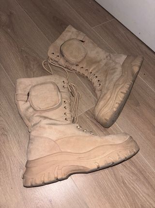 Botas Beige con Bolsillo