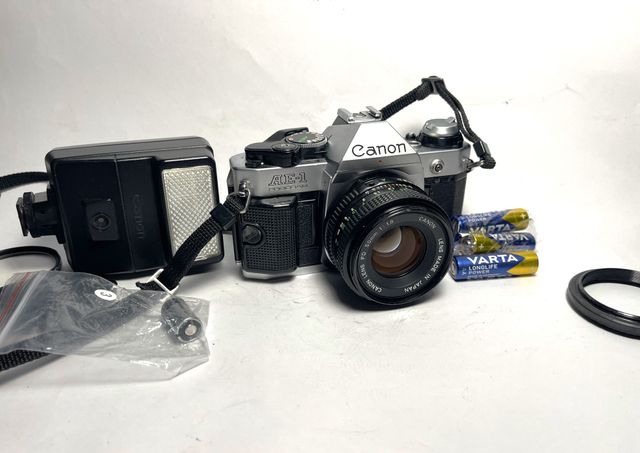 Canon AE-1 Program + Flash + Canon FD 50mm/1:1,8