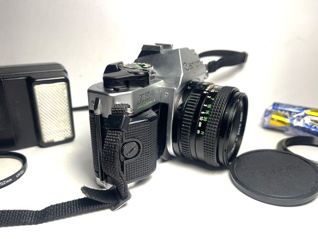 Canon AE-1 Program + Flash + Canon FD 50mm/1:1,8