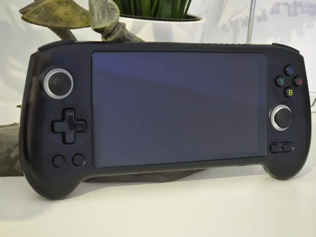 Anbernic RG556 (Preto) + Oferta Bolsa