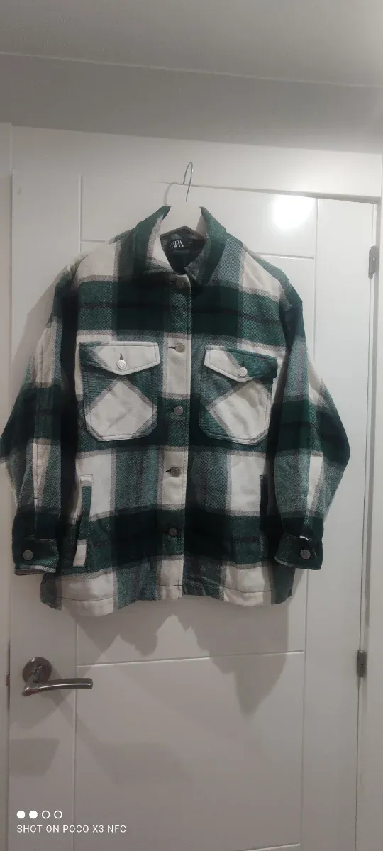 Chaqueta cuadros Zara verde y blanco