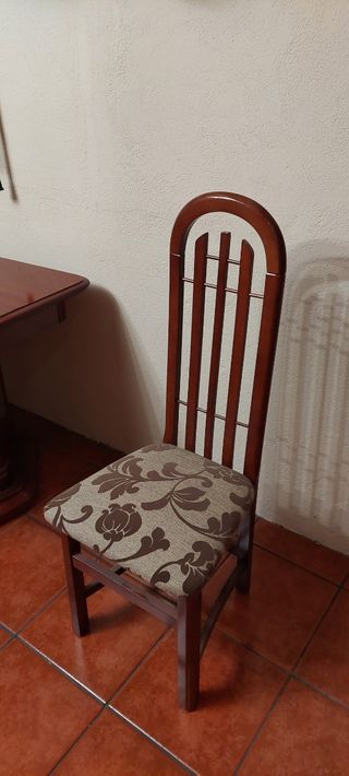Mesa clásica salón sapelly