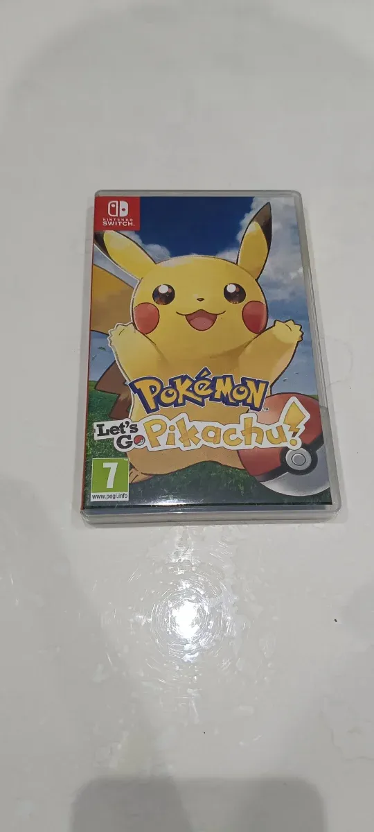 Pokemon Let's Go Pikachu! Nintendo Switch