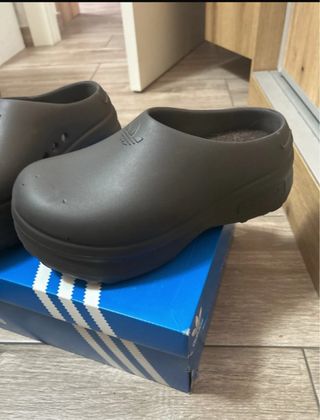 Adidas Mule Marrón