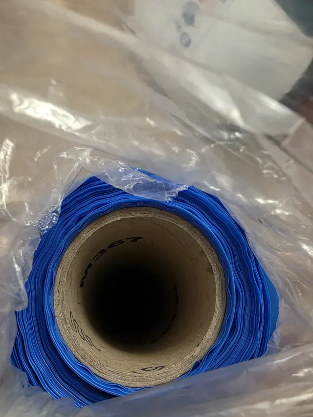 Rollos plástico azul semitubo microperforado 25m