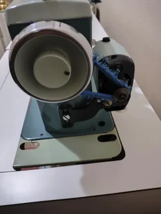 Máquina de coser Alfa, modelo Alfamatic 109