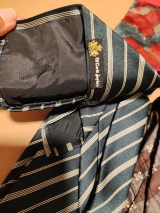 Lote de 10 corbatas de diferentes marcas. 