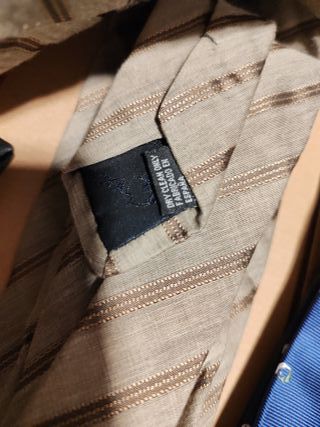 Lote de 10 corbatas de diferentes marcas. 