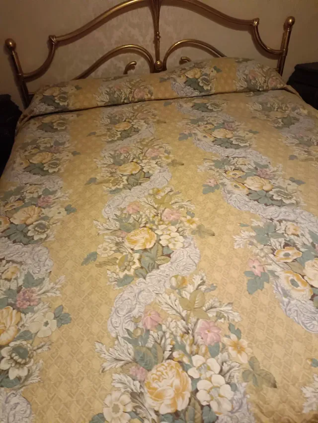 Copriletto matrimoniale Bassetti floreale