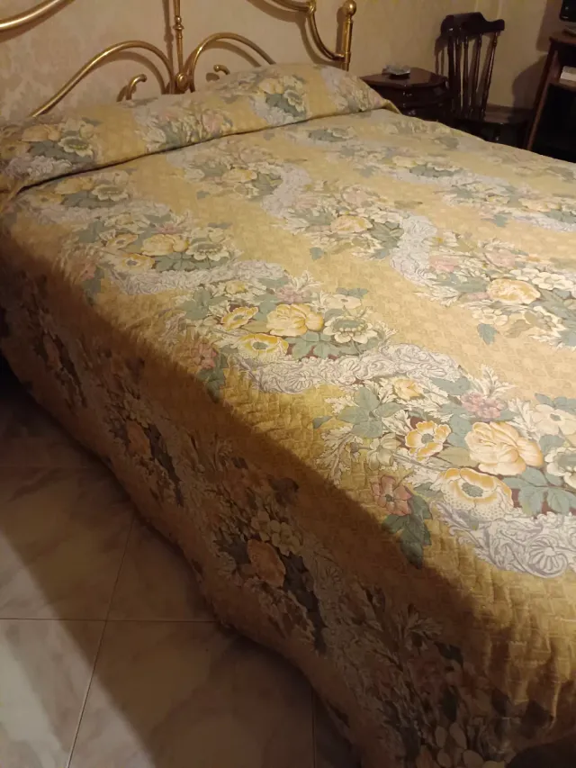 Copriletto matrimoniale Bassetti floreale