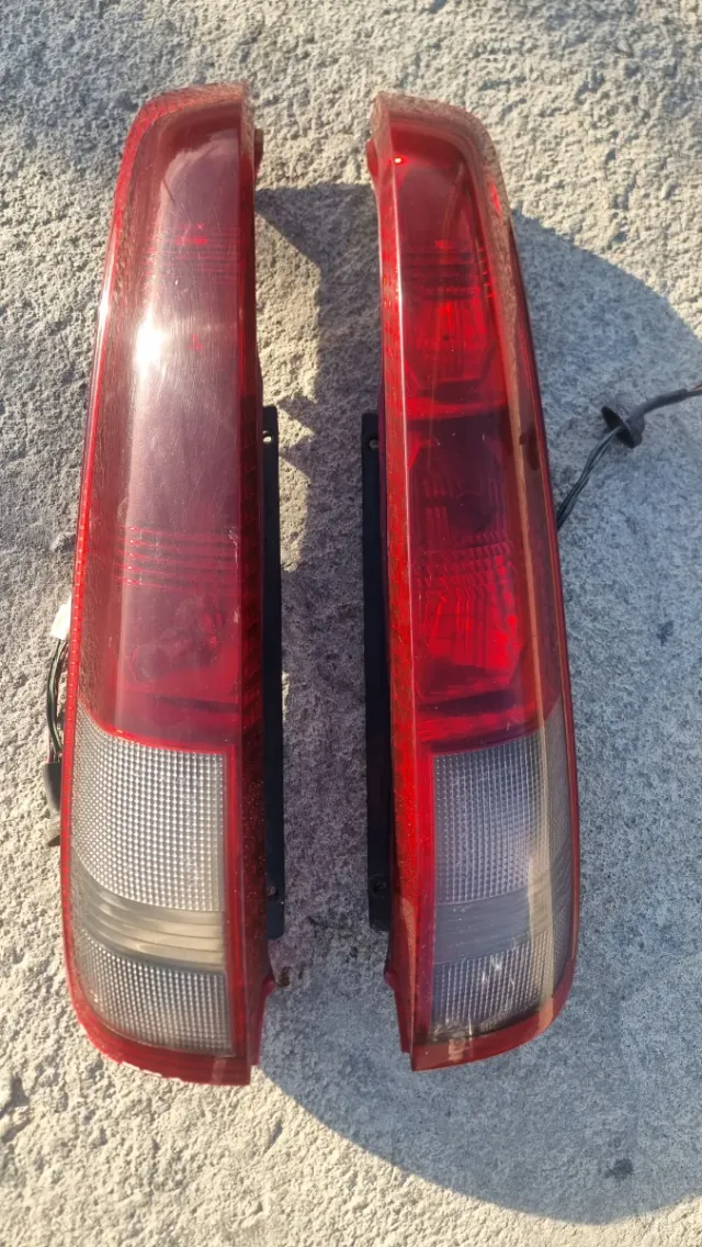 Pilotos Traseros Nissan X-Trail T30 2006