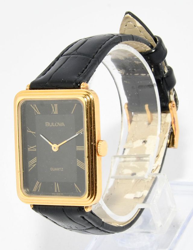 Relógio Bulova Quartzo Dourado Preto