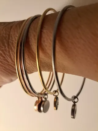 5 pulseras aro con abalorios