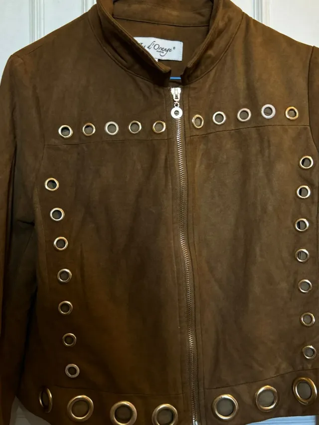 Chaqueta Tia d'Orange Marrón con Ojetes